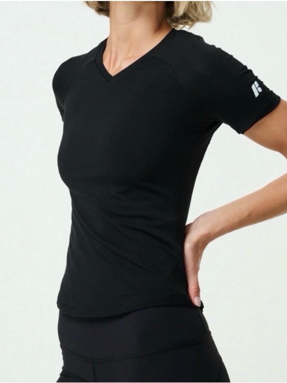 Forme Smart Posture Tee Onyx Black Size Medium EUC Taylor Swift
